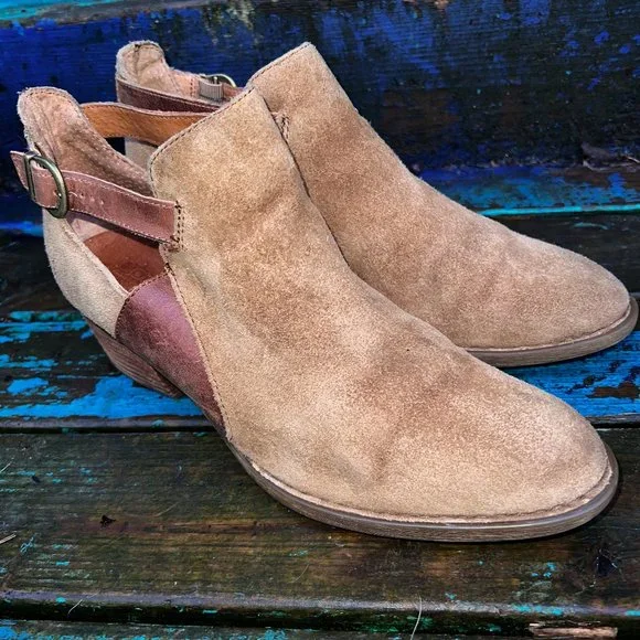 BORN Women’s Carin Suede Western Style Ankle Boots - Picture 3 of 8